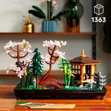 LEGO ICONS 10315 Il Giardino Tranquillo, Kit Giardino Botanico Zen per Adulti con Fiori di Loto, Regalo per Donna e Uomo, Giochi di costruzione Kit Giardino Botanico Zen per Adulti con Fiori di Loto, Regalo per Donna e Uomo, Set da costruzione, 18 anno/i, Plastica, 1363 pz, 1,68 kg