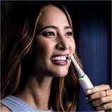 Braun iO Series 10 Adulto Spazzolino rotante-oscillante Bianco, Spazzolino da denti elettrico bianco, Adulto, Spazzolino rotante-oscillante, Cura quotidiana, Pulito profondo, Cura gum, Sensibile, Sbiancante, Bianco, 2 min, Bianco