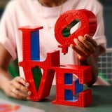 LEGO ART 31214 LOVE, Modellino da Costruire Scultura Pop di Robert Indiana, Hobby Creativo per Adulti, Regalo Donna o Uomo, Giochi di costruzione Modellino da Costruire Scultura Pop di Robert Indiana, Hobby Creativo per Adulti, Regalo Donna o Uomo, Set da costruzione, 18 anno/i, Plastica, 791 pz, 1,5 kg