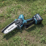 Makita Sega a batteria per potatura, motosega UC029GZ XGT, 40 Volt, Sega a catena blu/Nero