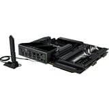 ASUS ROG CROSSHAIR X870E HERO BTF, Scheda madre 