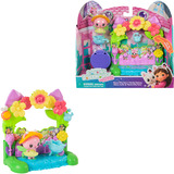 Spin Master Gabby's Dollhouse: The Movie – Il Balcone Giardino di Queen Kitty Fairy con Figura e Accessori per la Casa | Giocattolo per Bambini dai 3 anni in su, Gioco figura Gabby's Dollhouse : The Movie – Il Balcone Giardino di Queen Kitty Fairy con Figura e Accessori per la Casa | Giocattolo per Bambini dai 3 anni in su, Azione/Avventura, 3 anno/i, Multicolore