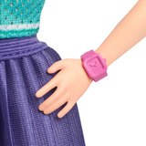 Mattel Bambola Barbie Fashionista con top in jersey e gonna plissettata 