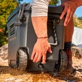 Coleman Convoy 65 QT con ruote, Scatola cool grigio scuro