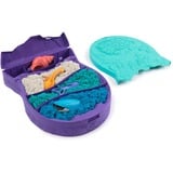 Spin Master Kinetic Sand, Project Planet, Mare profondo con 680 g di sabbia da gioco e attrezzi a forma di creature marine, materiali sostenibili concepiti per la salvaguardia dell'ambiente, giocattoli sensoriali per bambini, Gioco di sabbia 