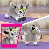 Just Play Daisy the Yoga Goat, Peluche animali Bambino/Bambina, 4 anno/i, Sonoro
