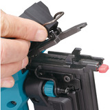 Makita Chiodatrice a batteria per teste schiacciate DBN501Z, 18 Volt blu/Nero