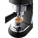 DeLonghi Dedica Style Dedica EC685.BK Macchina da Caffè Manuale Espresso e Cappuccino, Compatibile con Polvere o Cialde E.S.E., Spegnimento Automatico, Serbatoio Estraibile 1.1L, 1450W, 15bar, Nero, Macchina per espresso Nero/argento lucido, Compatibile con Polvere o Cialde E.S.E., Spegnimento Automatico, Serbatoio Estraibile 1.1L, 1450W, 15bar, Nero, Macchina per espresso, 1,1 L, Cialde caffè, Caffè macinato, 1300 W, Nero, Argento